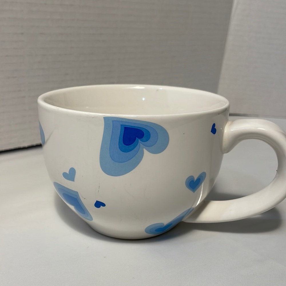 La Senza Coffee mug. White with blue hearts.